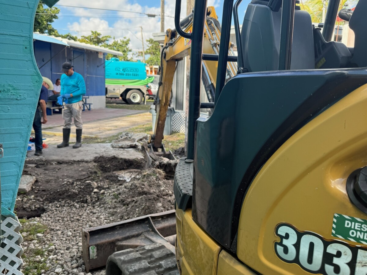 LINS Septic Corp performing drainfield excavation using heavy machinery as part of a septic system installation. Proper excavation is critical to meet Florida septic regulations and prepare the site for a durable drainfield system.